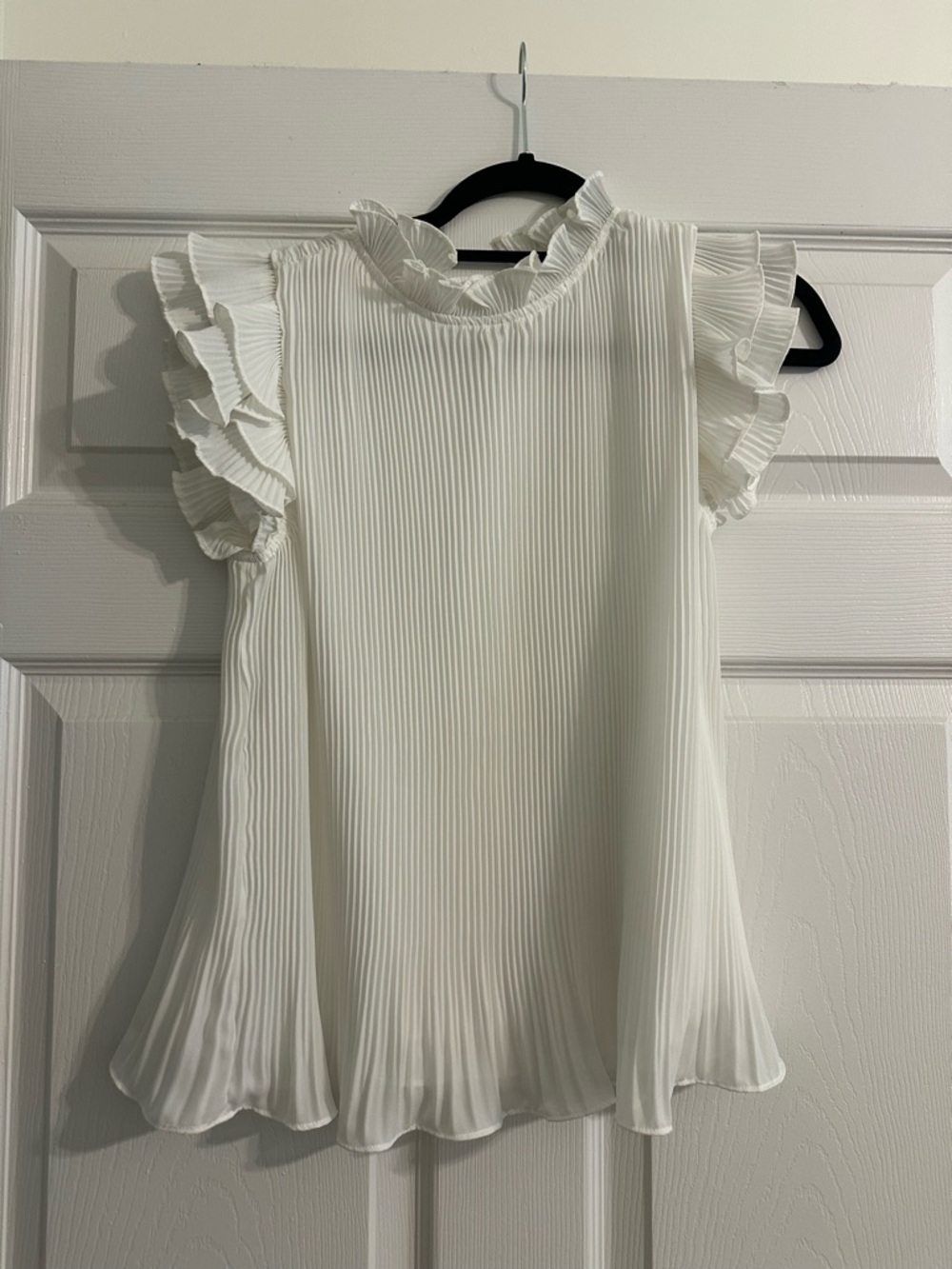 White Ruffle Sleeve Pleated Women's Top